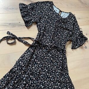 NWOT TRUE VINTAGE 90s Floral Dress